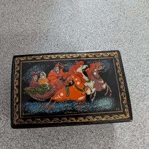 Small Russian lacquer trinket box